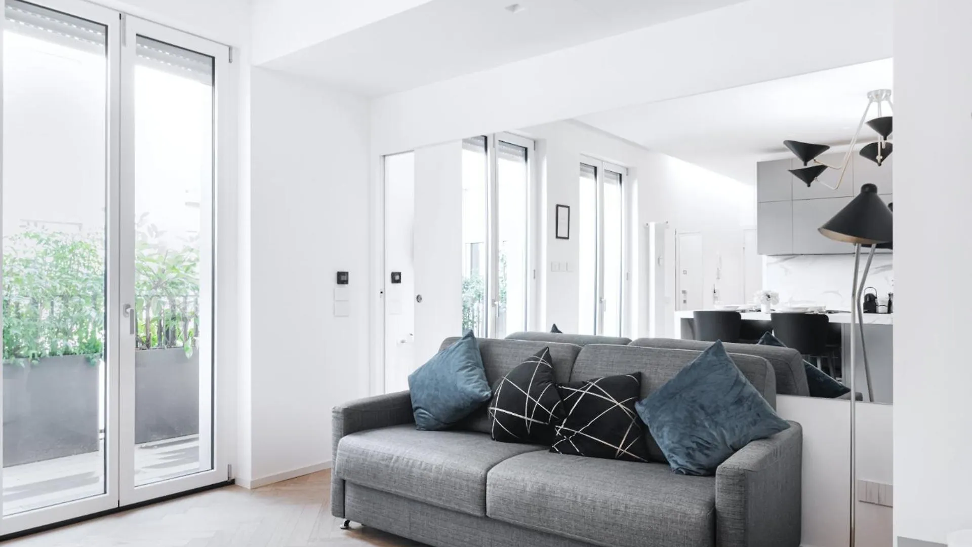 Easylife - Gioello Con Terrazzo Vicino Al Duomo Apartment Milan