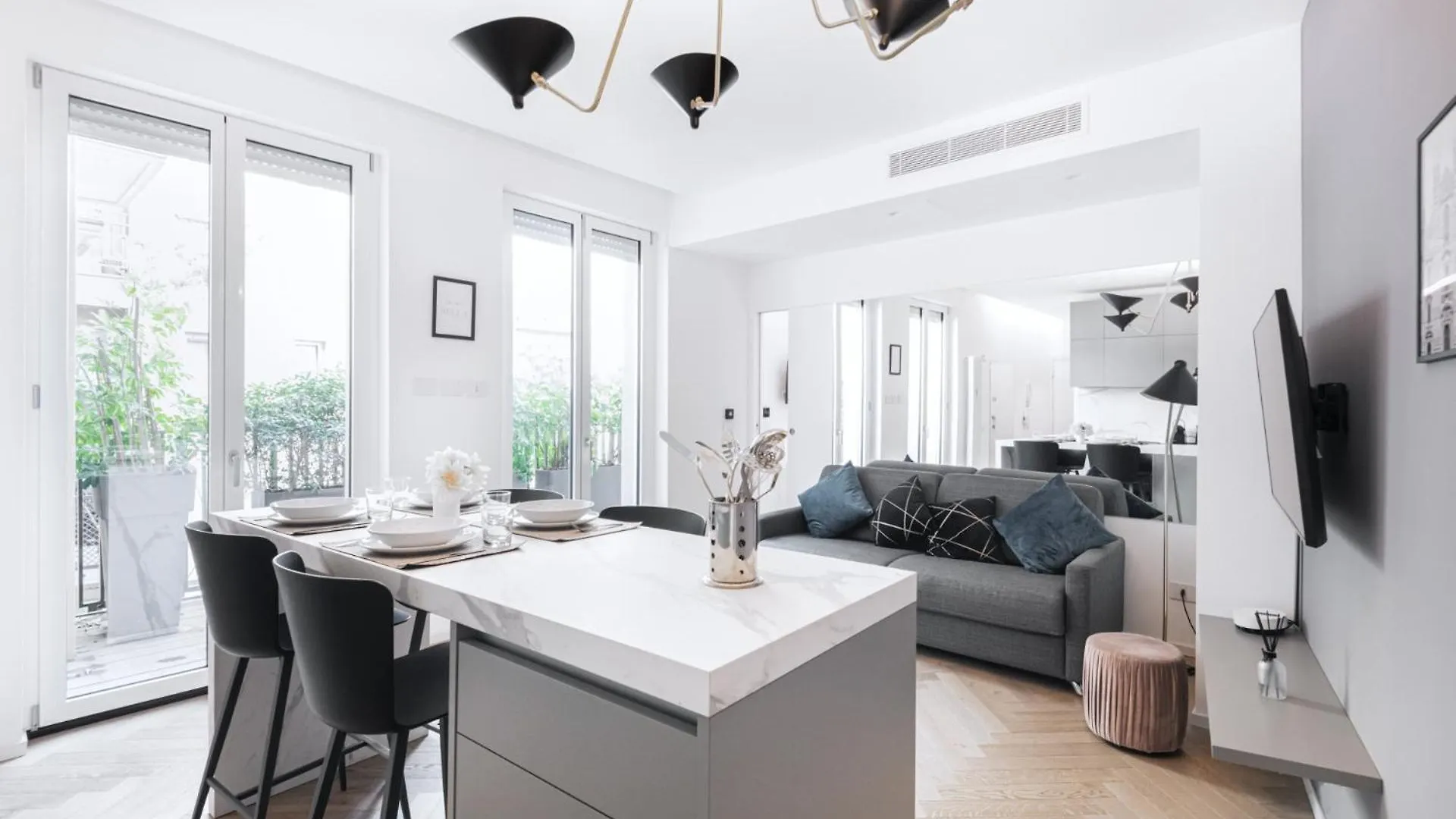 Easylife - Gioello Con Terrazzo Vicino Al Duomo Apartment Milan